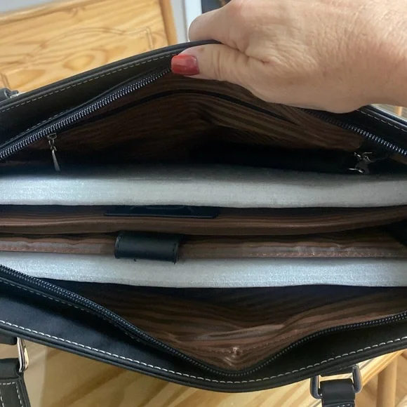 Targus Deluxe Black Tote - Brand New - Beautiful - Picture 4 of 5